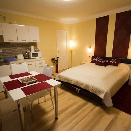 Angyal Apartman Cserkeszőlő Exterior foto